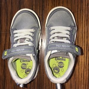 Stride rite size 8.5 tennis shoes